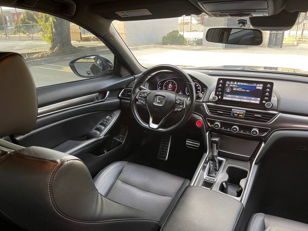 2018 Honda Accord Image 16