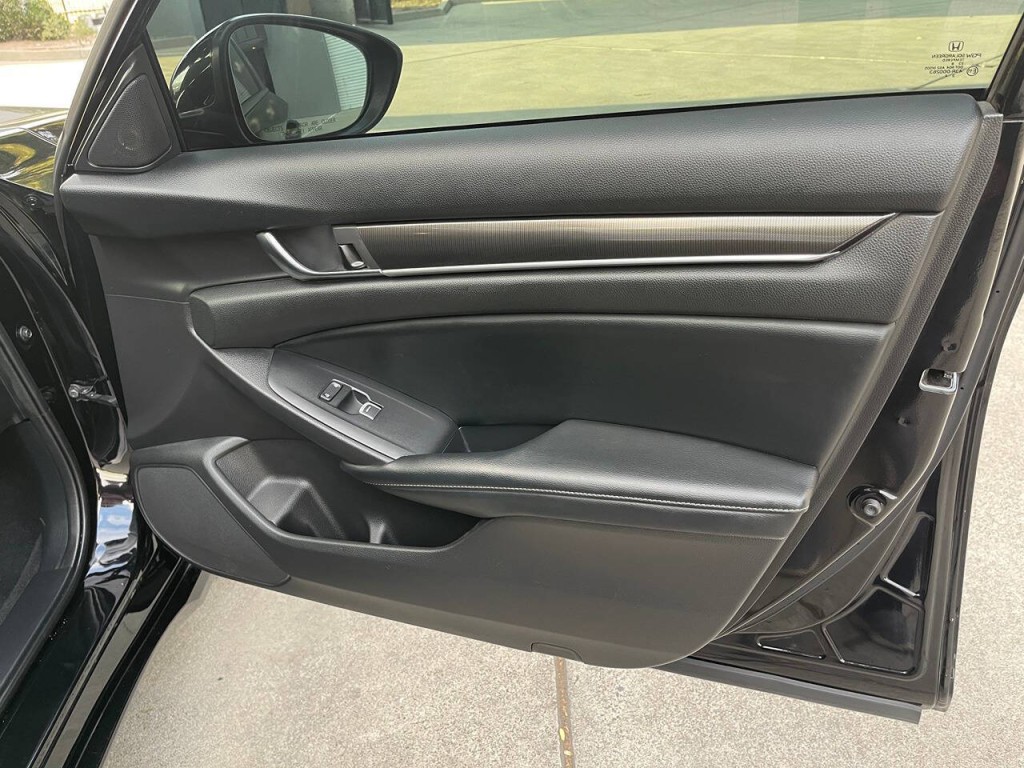 2018 Honda Accord Image 41