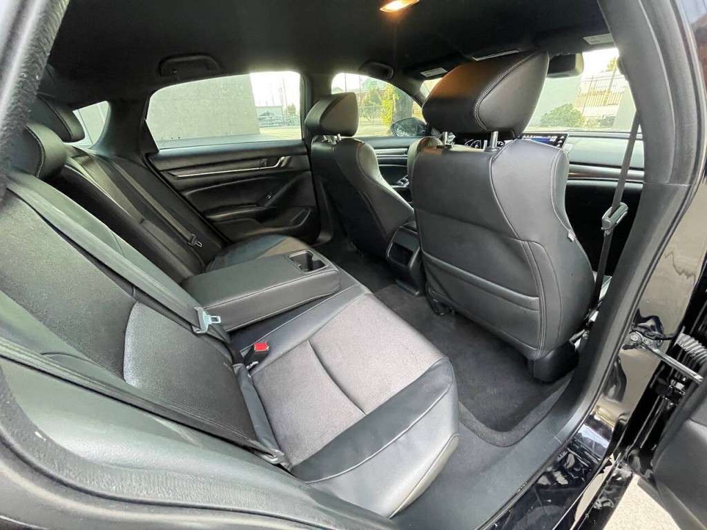 2018 Honda Accord Image 14