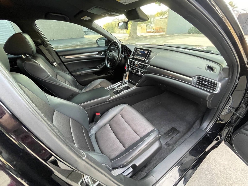 2018 Honda Accord Image 29
