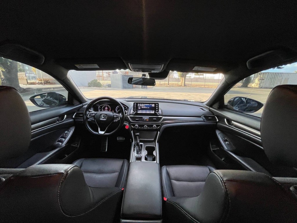 2018 Honda Accord Image 32