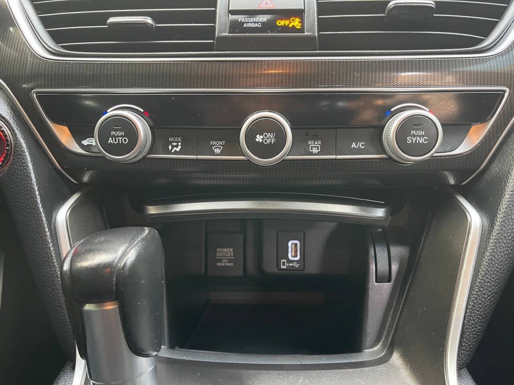 2018 Honda Accord Image 35