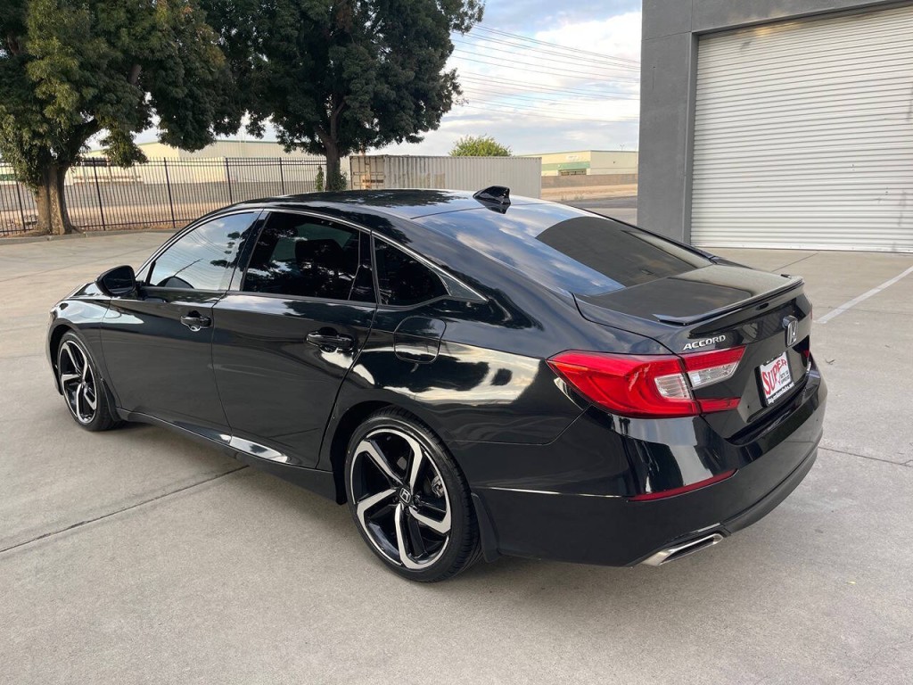 2018 Honda Accord Image 56
