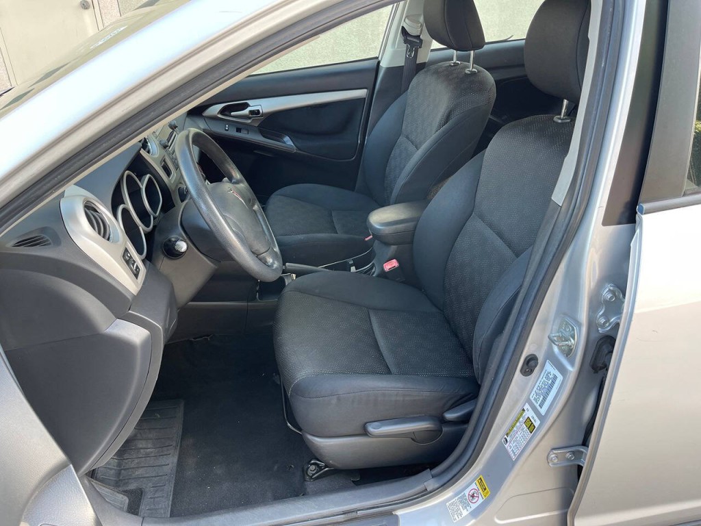 2009 Pontiac Vibe Image 12