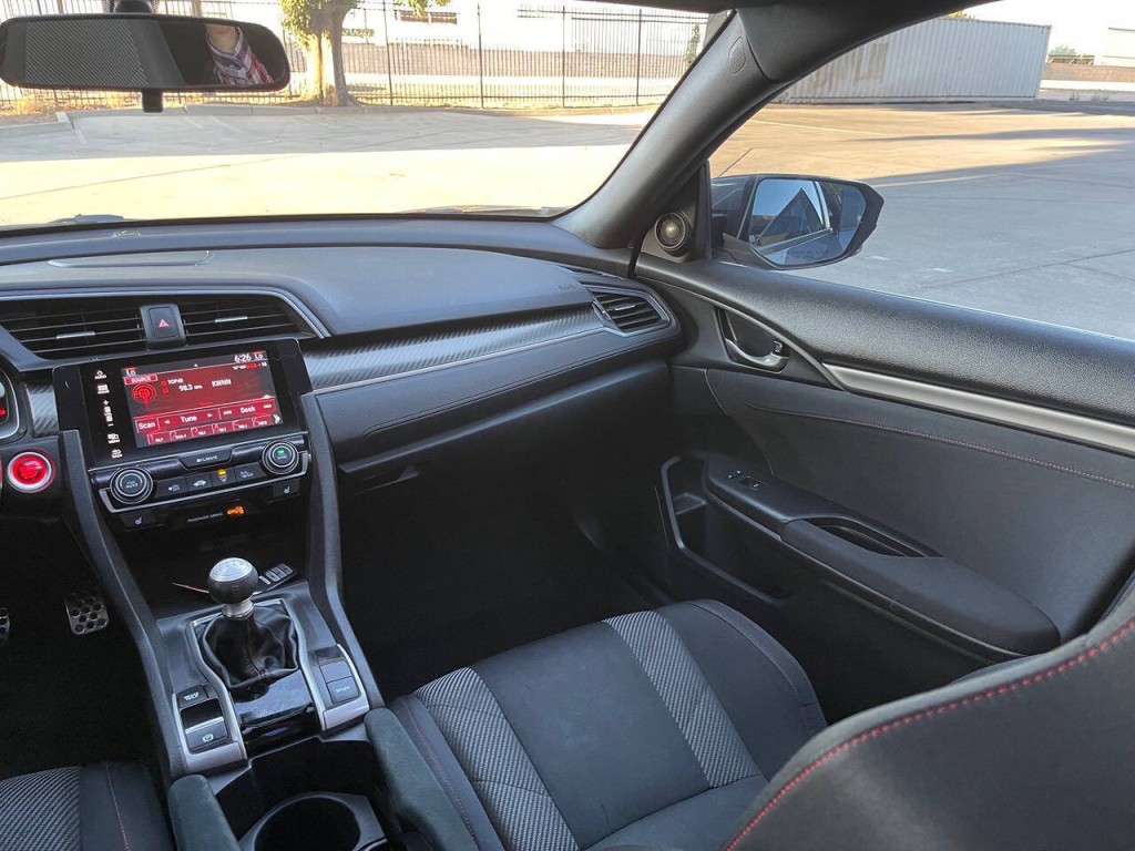 2017 Honda Civic Image 17