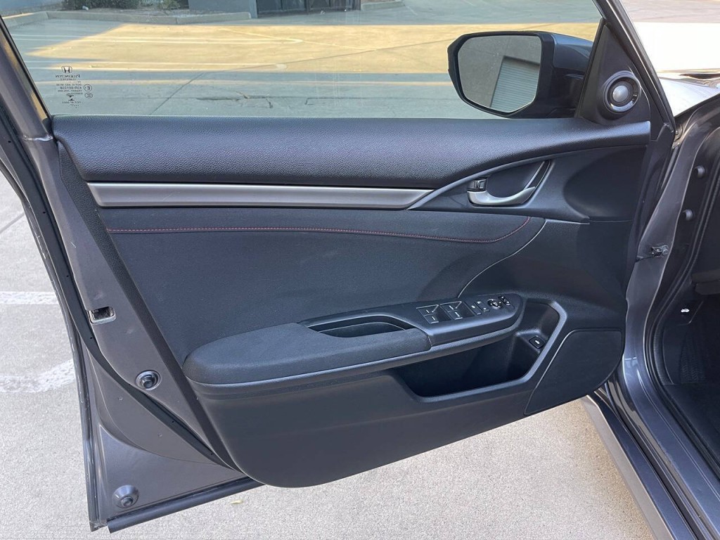 2017 Honda Civic Image 36