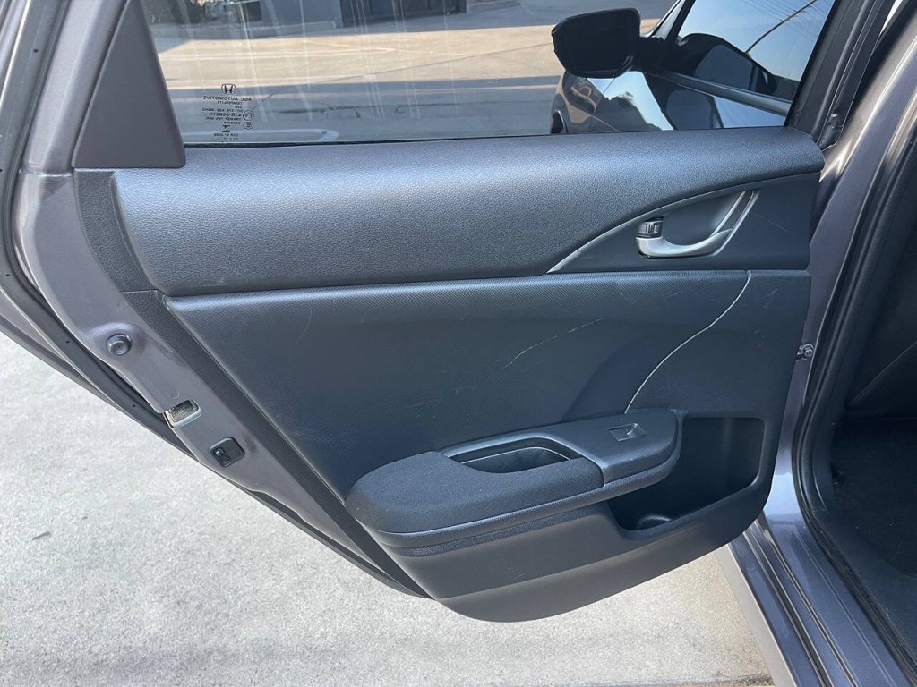 2017 Honda Civic Image 38