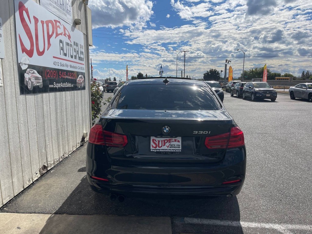 2017 BMW 3 Series Image 4