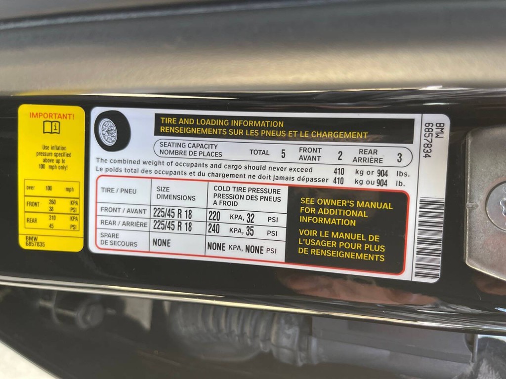 2017 BMW 3 Series Image 43