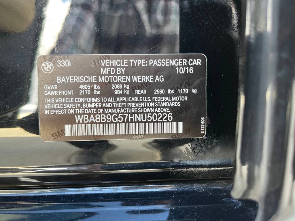 2017 BMW 3 Series Image 44