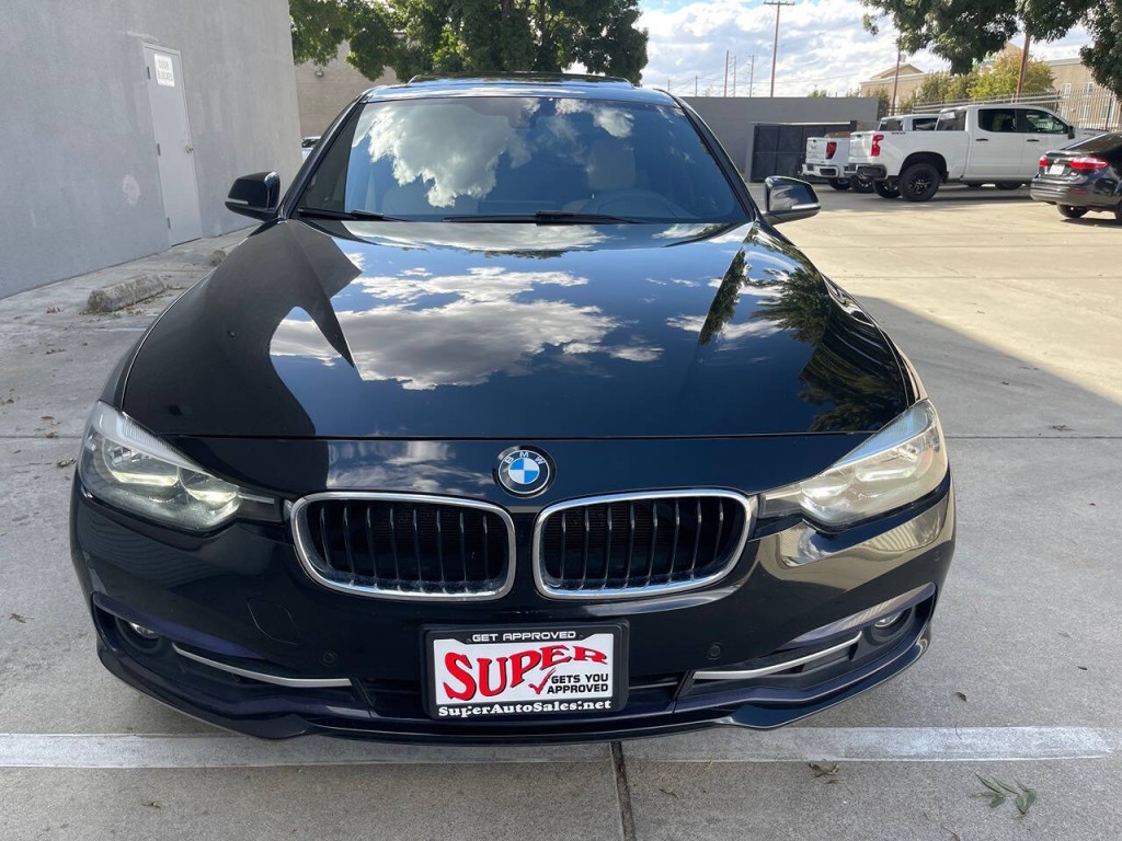 2017 BMW 3 Series Image 46