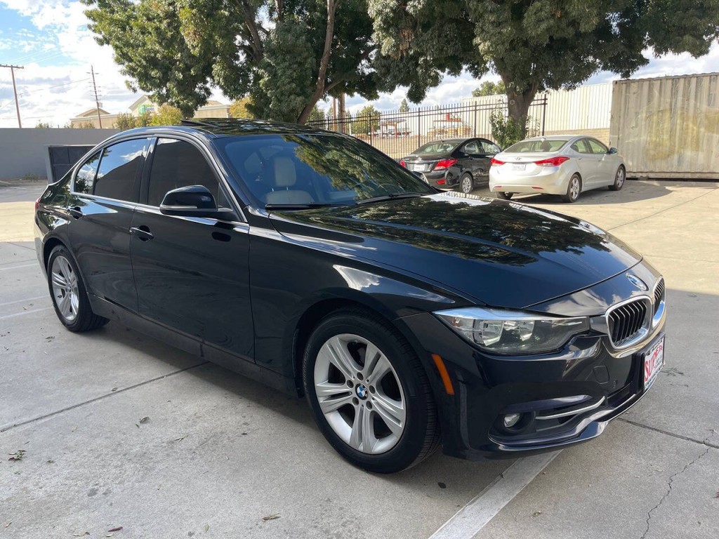 2017 BMW 3 Series Image 47