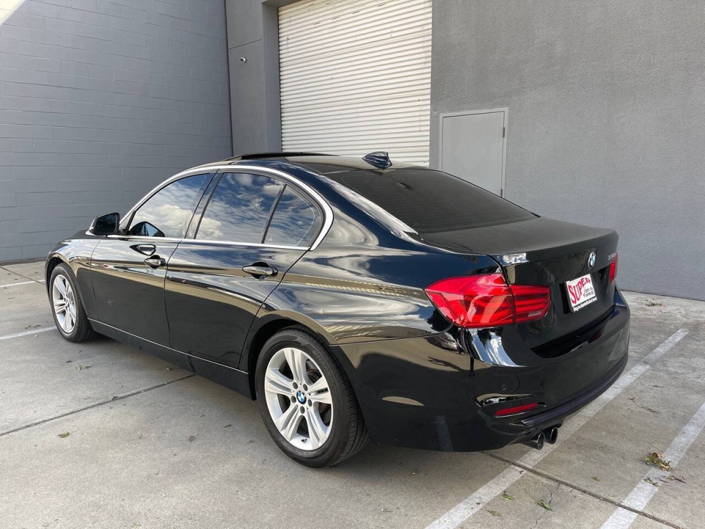 2017 BMW 3 Series Image 50