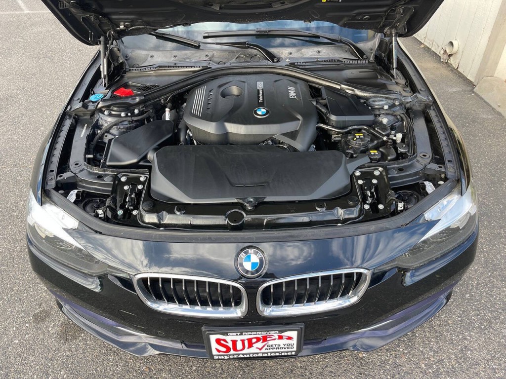 2017 BMW 3 Series Image 52