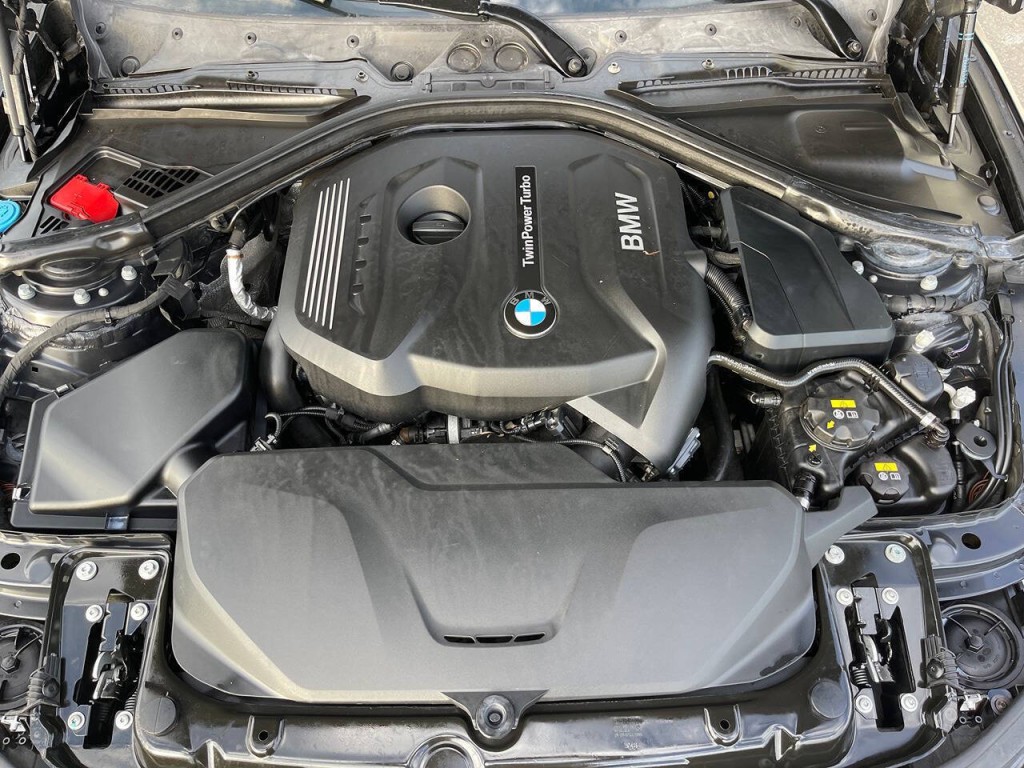 2017 BMW 3 Series Image 54