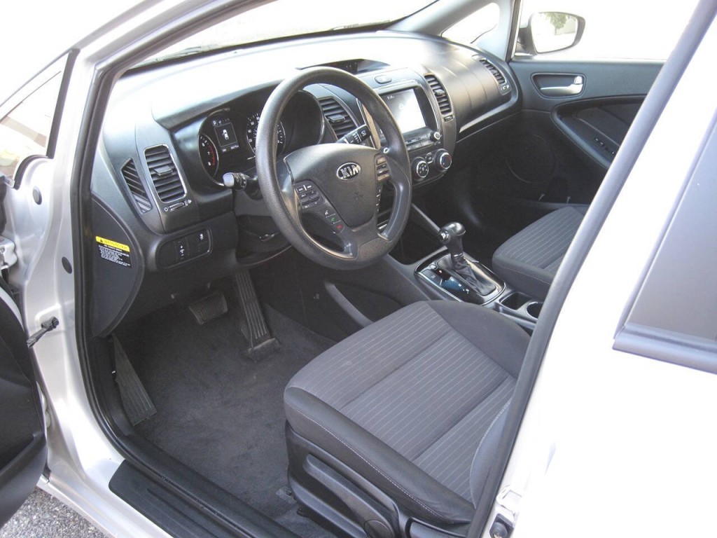 2018 Kia Forte Image 29