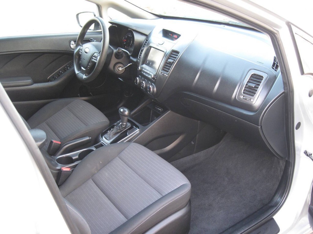 2018 Kia Forte Image 30