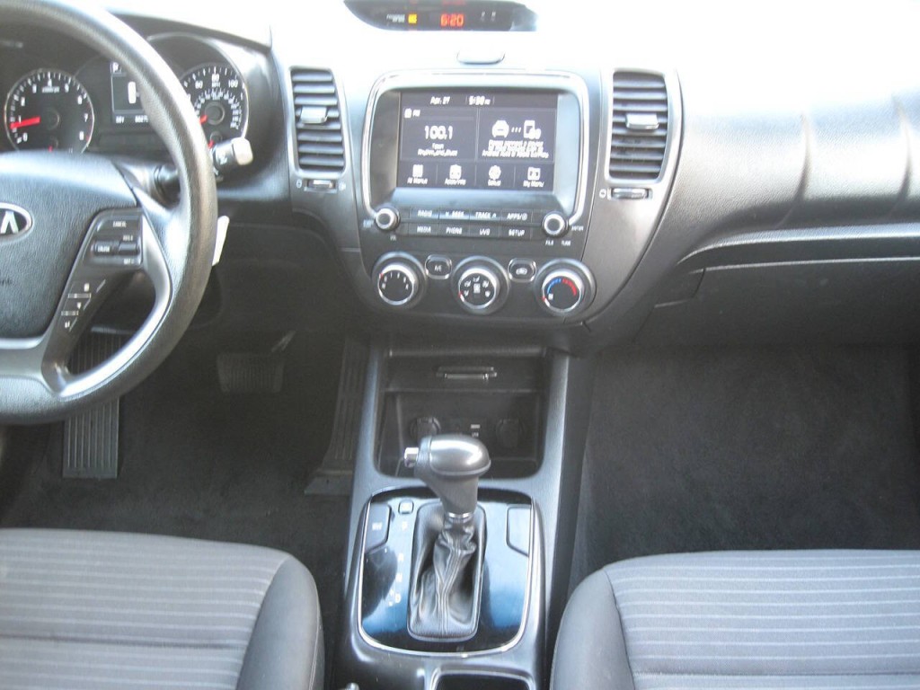 2018 Kia Forte Image 31