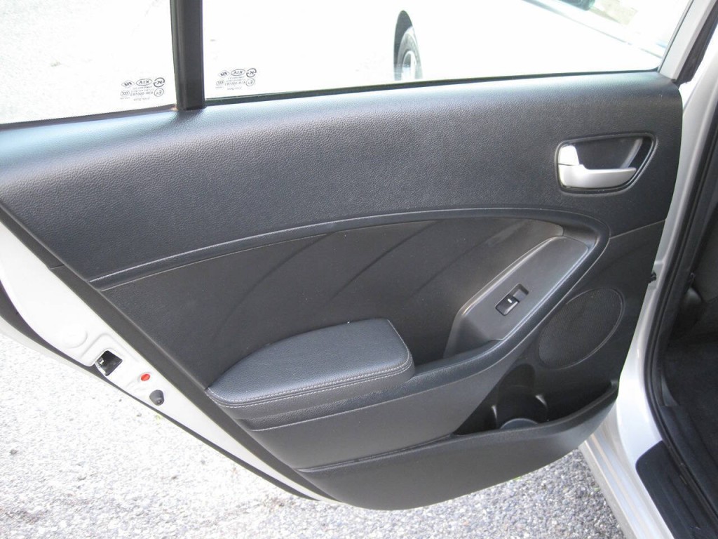 2018 Kia Forte Image 32