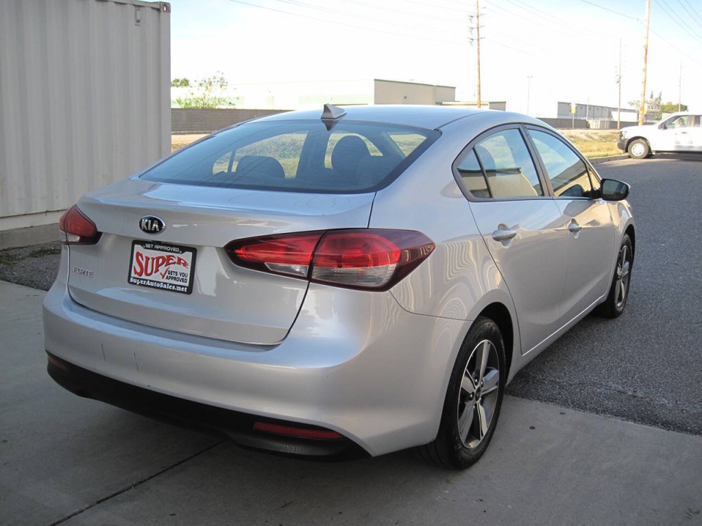 2018 Kia Forte Image 40