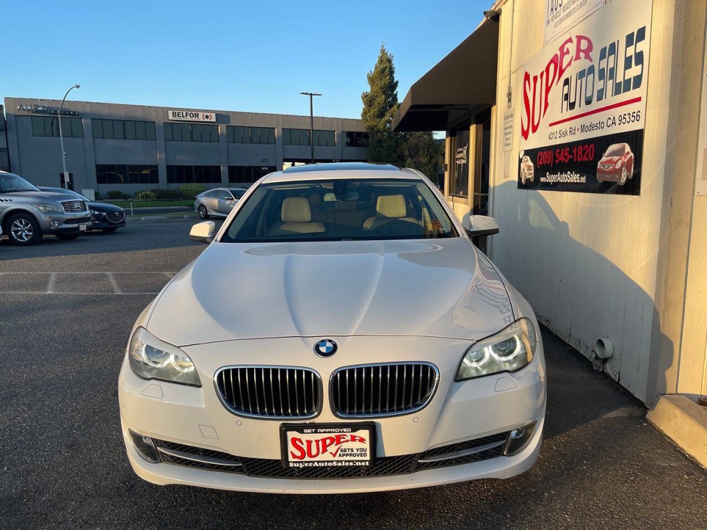 2013 BMW 5 Series Image 4