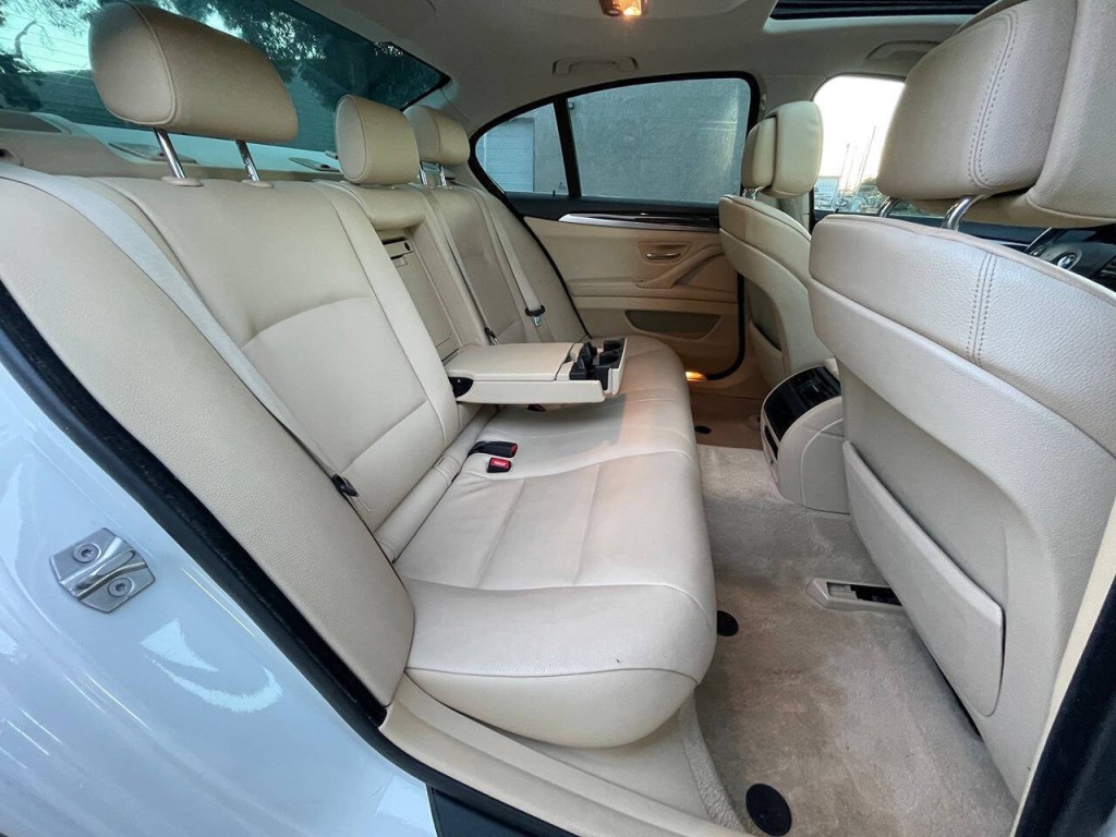 2013 BMW 5 Series Image 15