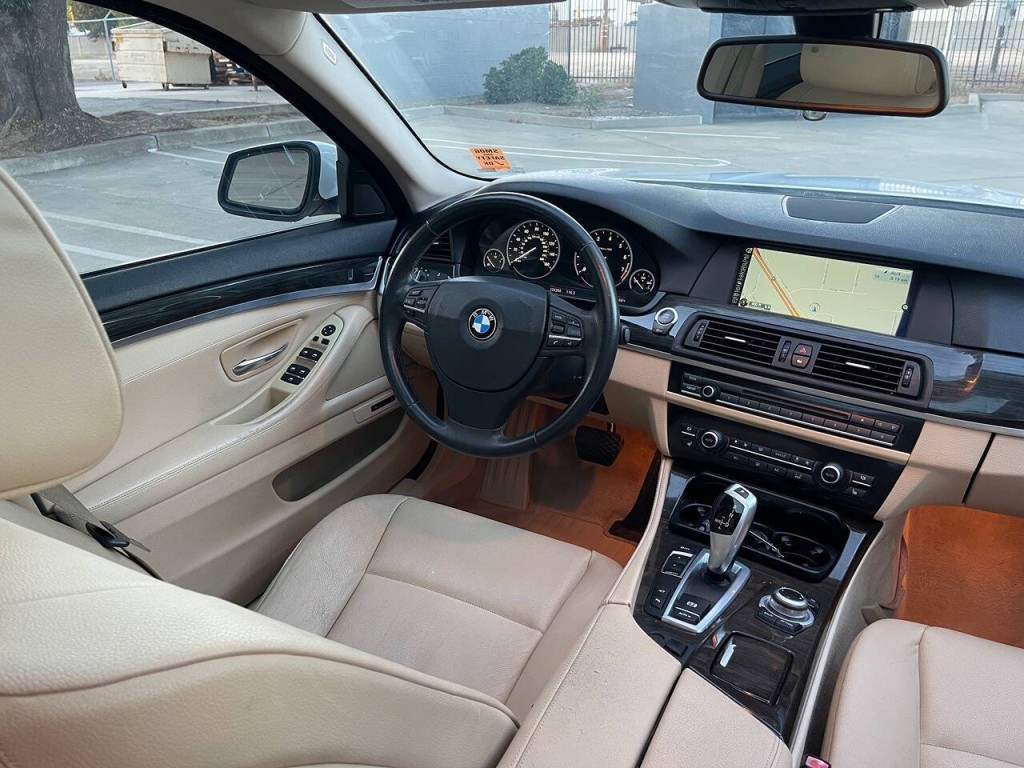 2013 BMW 5 Series Image 16