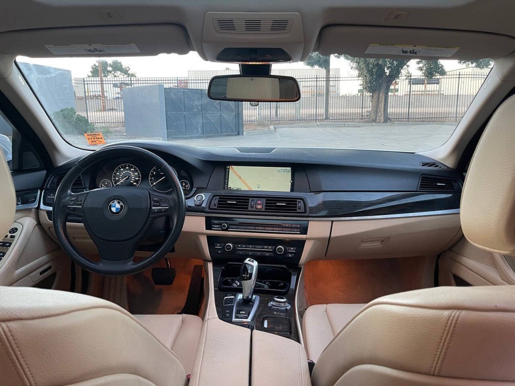 2013 BMW 5 Series Image 18