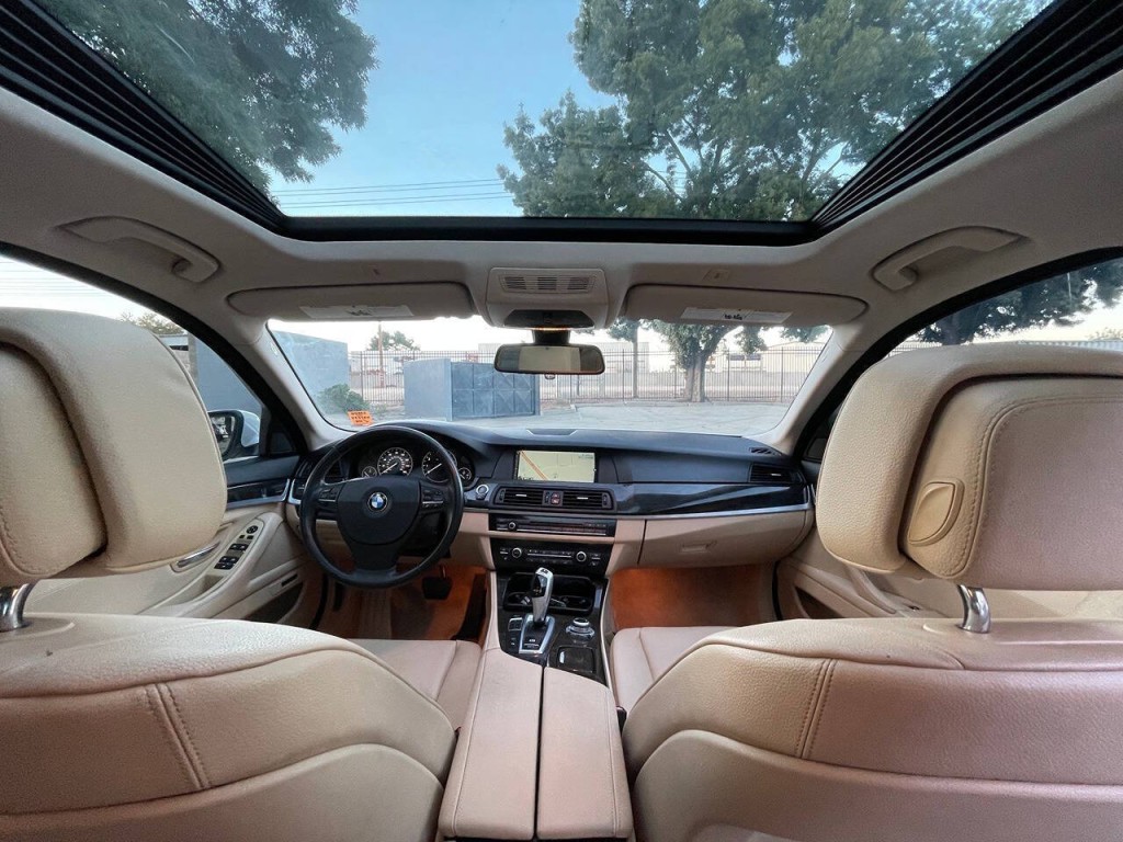 2013 BMW 5 Series Image 19