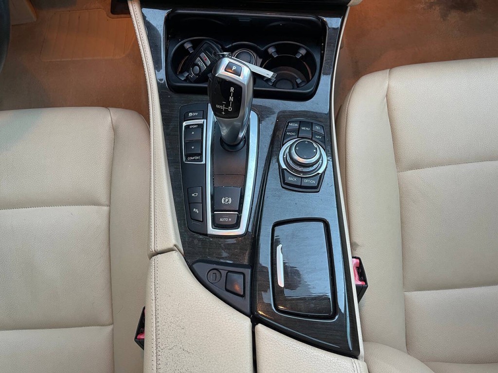 2013 BMW 5 Series Image 22