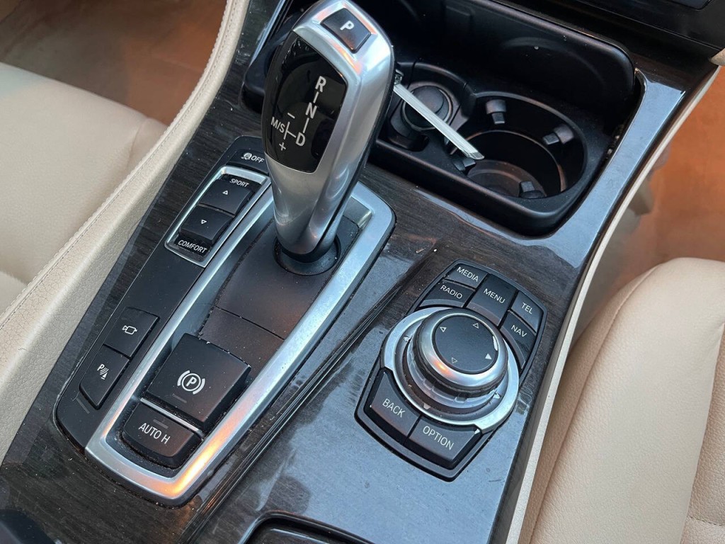 2013 BMW 5 Series Image 34