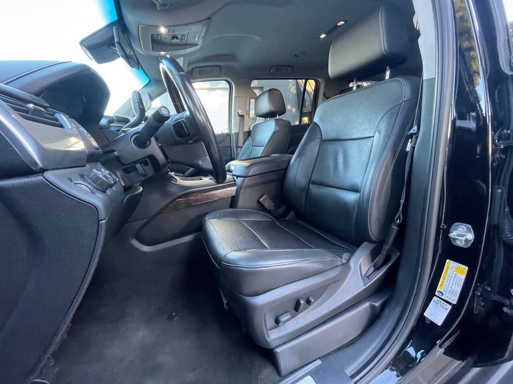 2018 Chevrolet Suburban Image 12