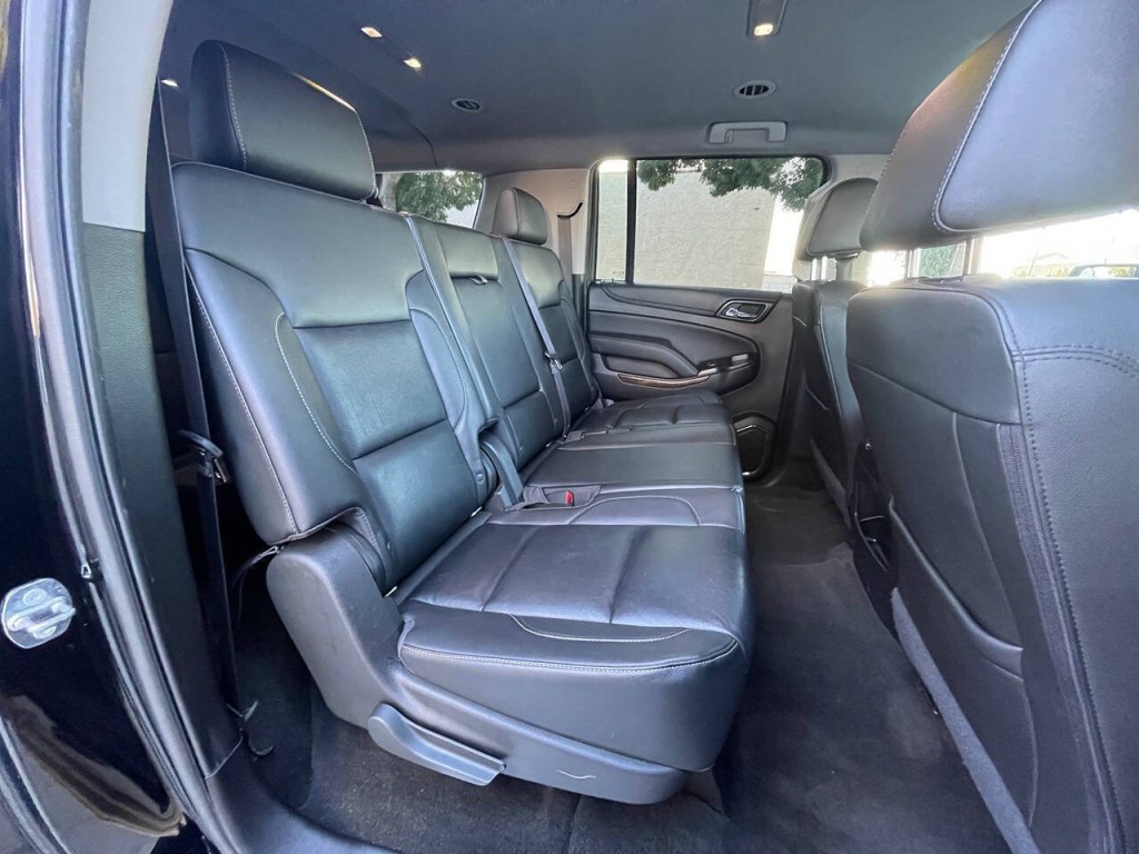 2018 Chevrolet Suburban Image 14