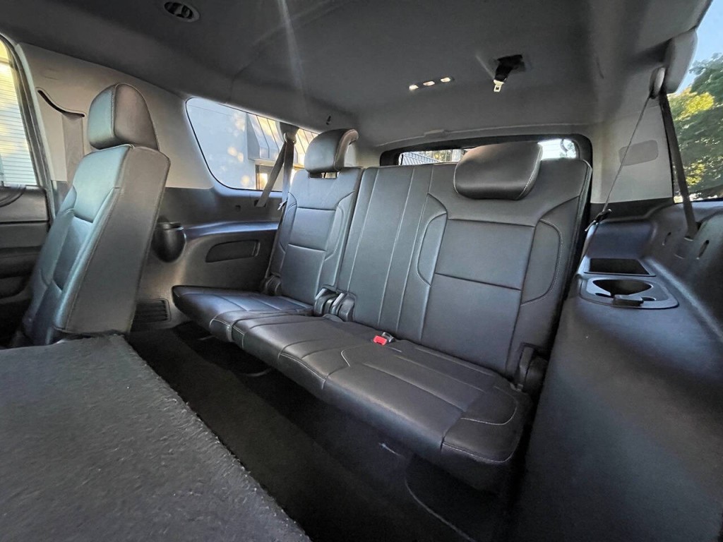 2018 Chevrolet Suburban Image 16