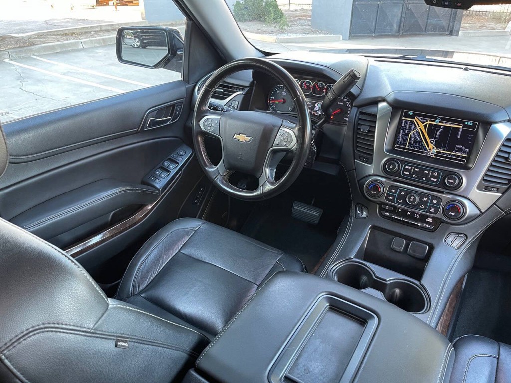 2018 Chevrolet Suburban Image 18