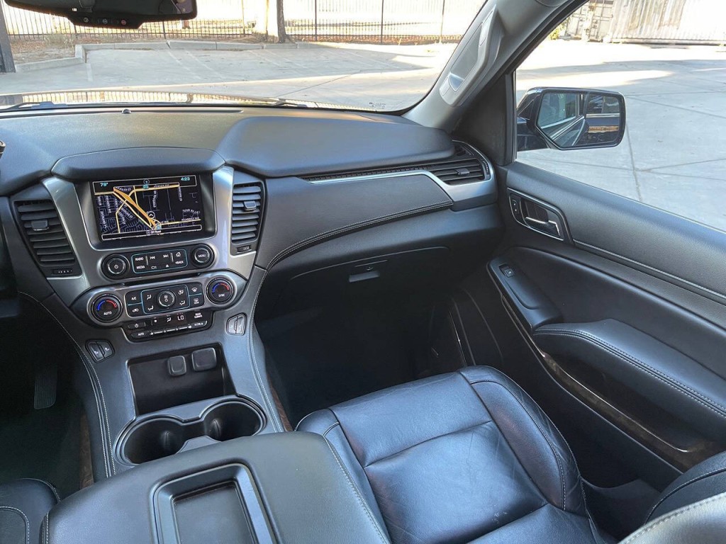 2018 Chevrolet Suburban Image 19