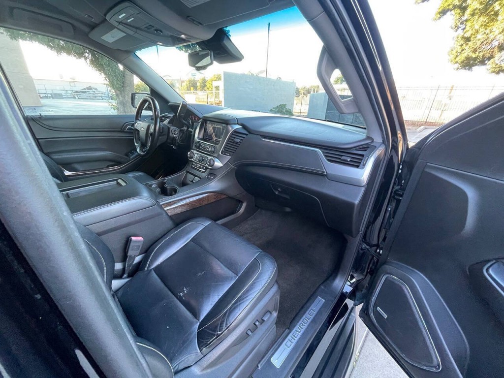 2018 Chevrolet Suburban Image 31