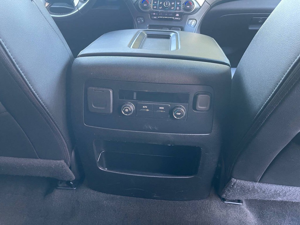 2018 Chevrolet Suburban Image 33