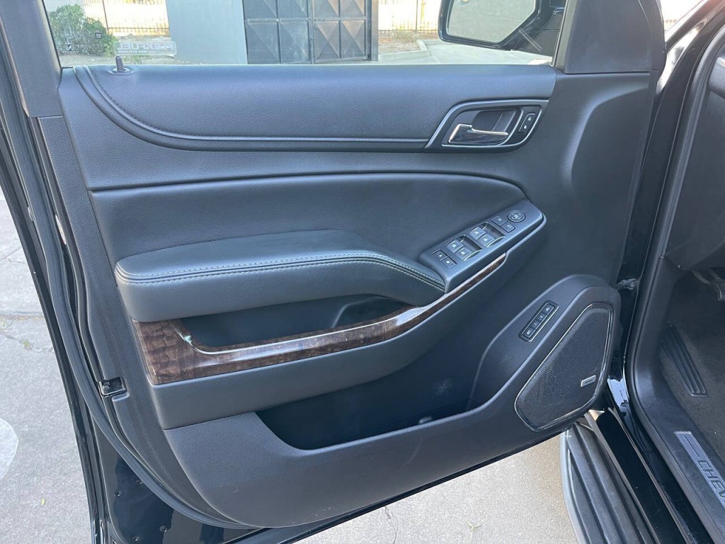 2018 Chevrolet Suburban Image 40