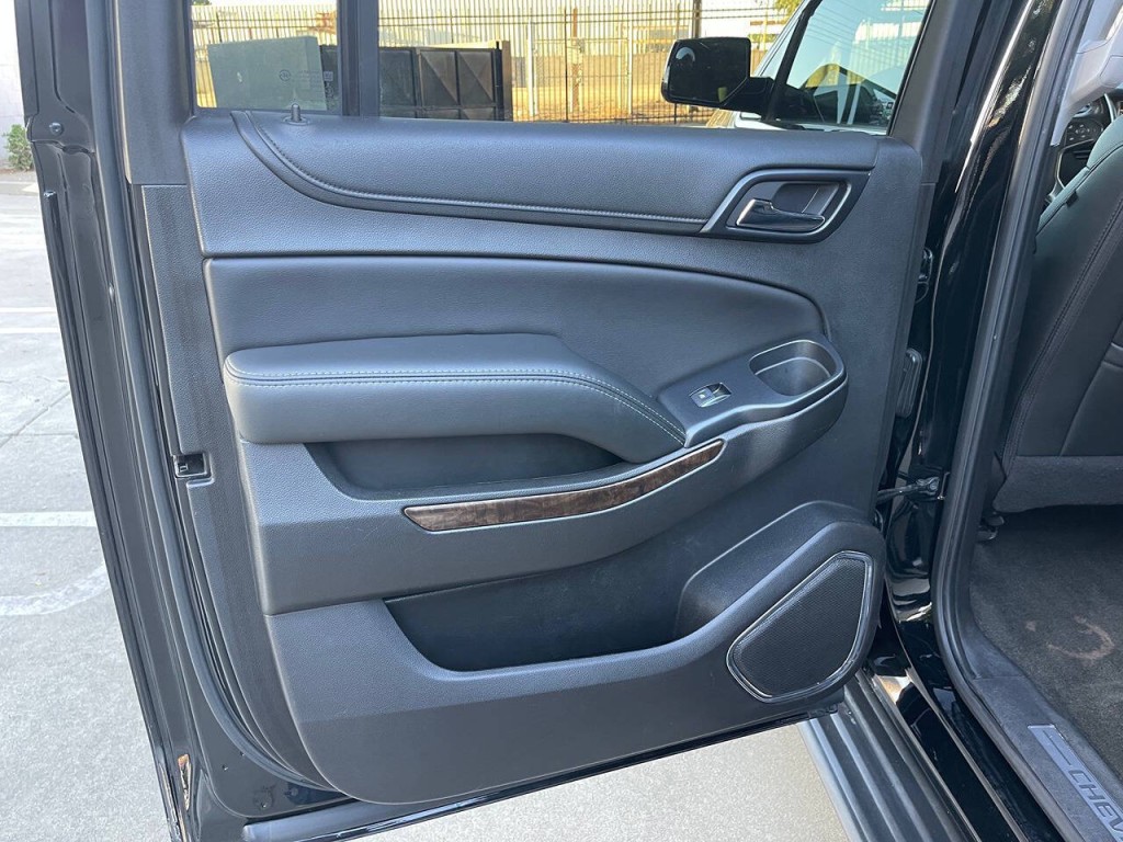 2018 Chevrolet Suburban Image 41
