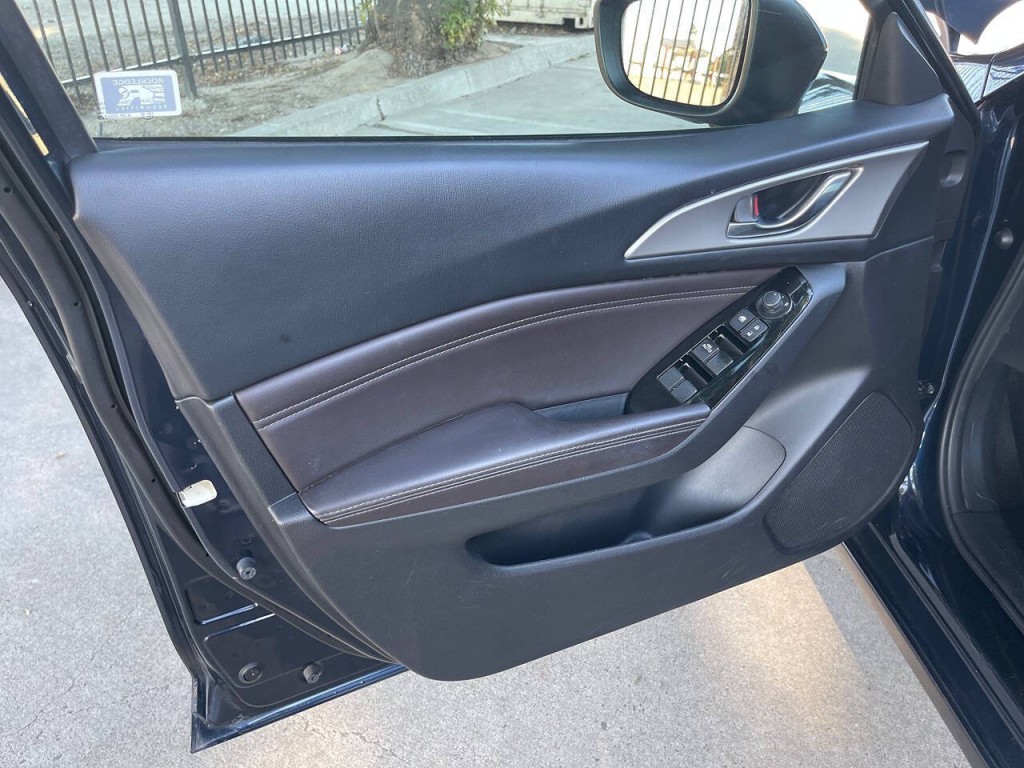 2018 Mazda Mazda3 Image 33