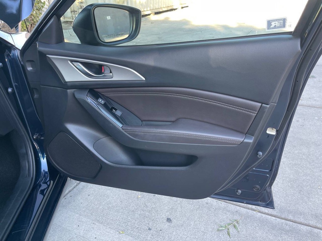 2018 Mazda Mazda3 Image 34