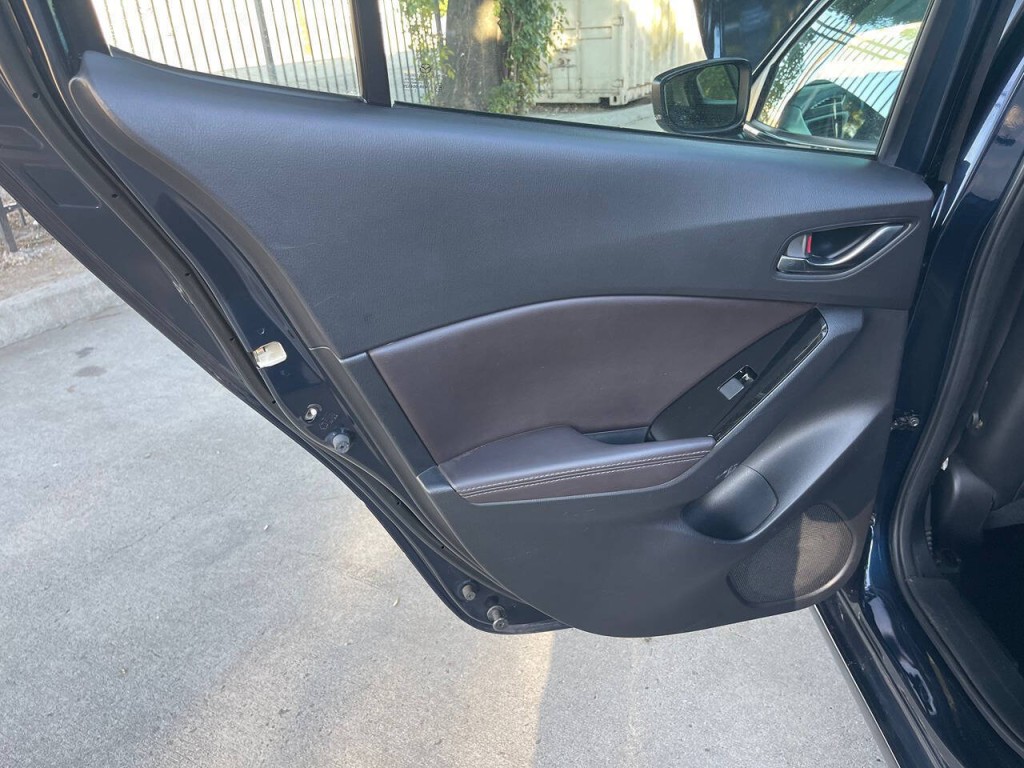 2018 Mazda Mazda3 Image 35