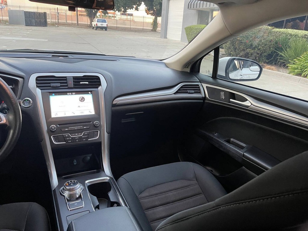 2018 Ford Fusion Image 17