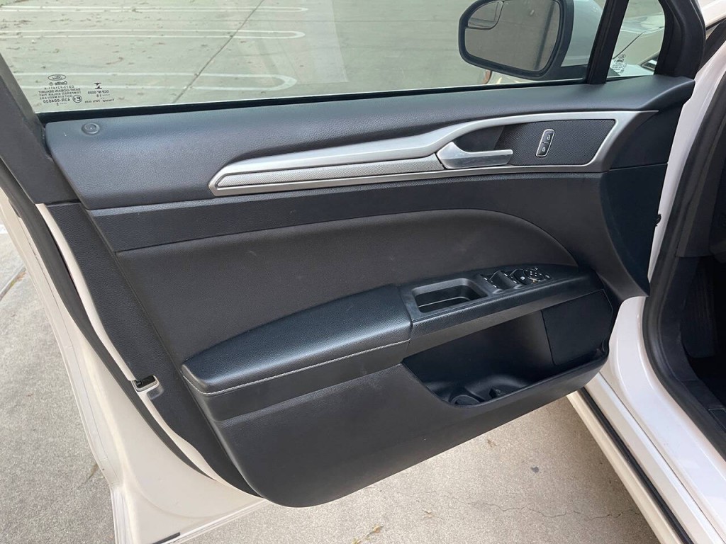 2018 Ford Fusion Image 35