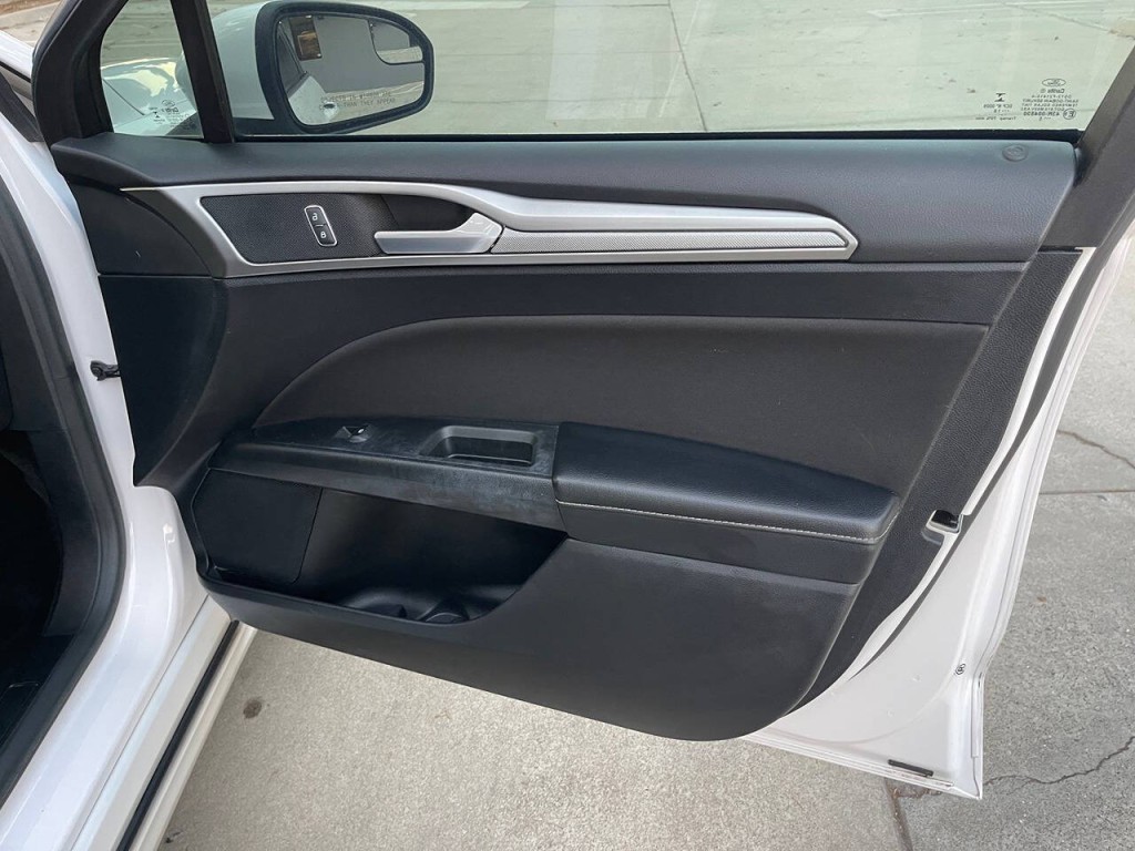 2018 Ford Fusion Image 38