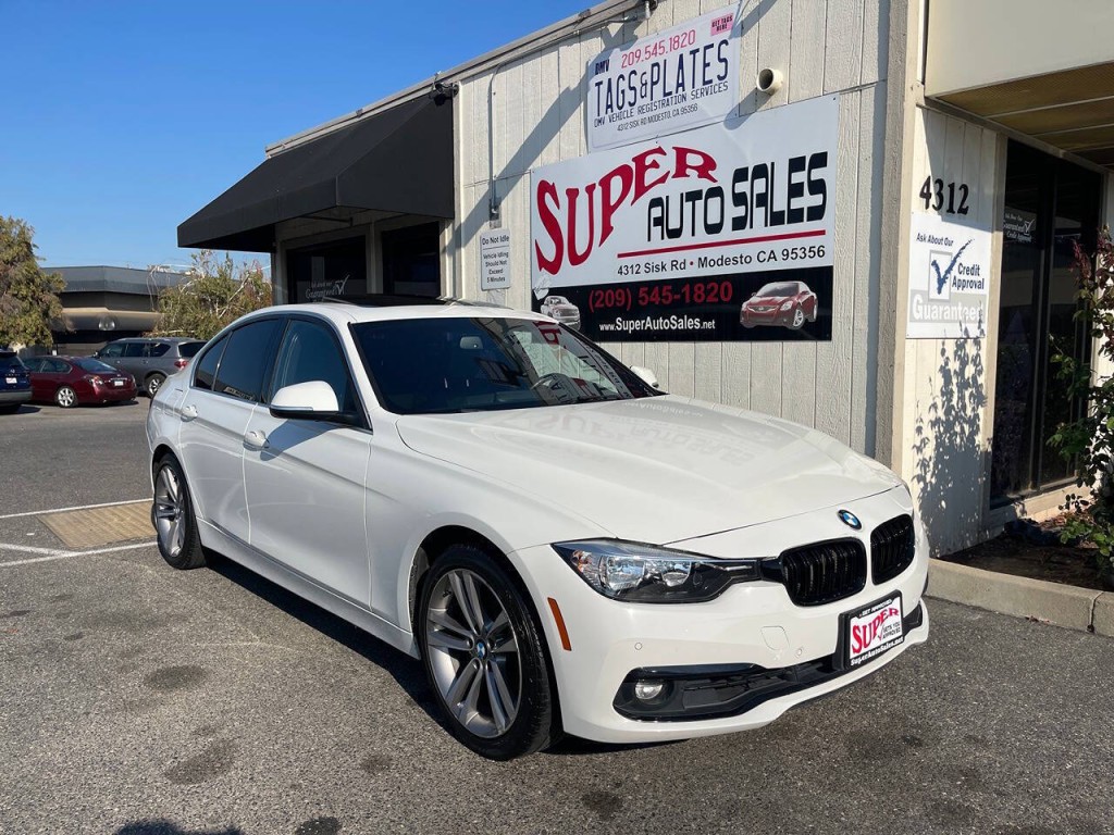 2017 BMW 3 Series Image 25