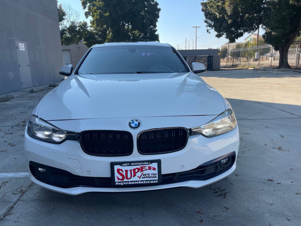 2017 BMW 3 Series Image 52