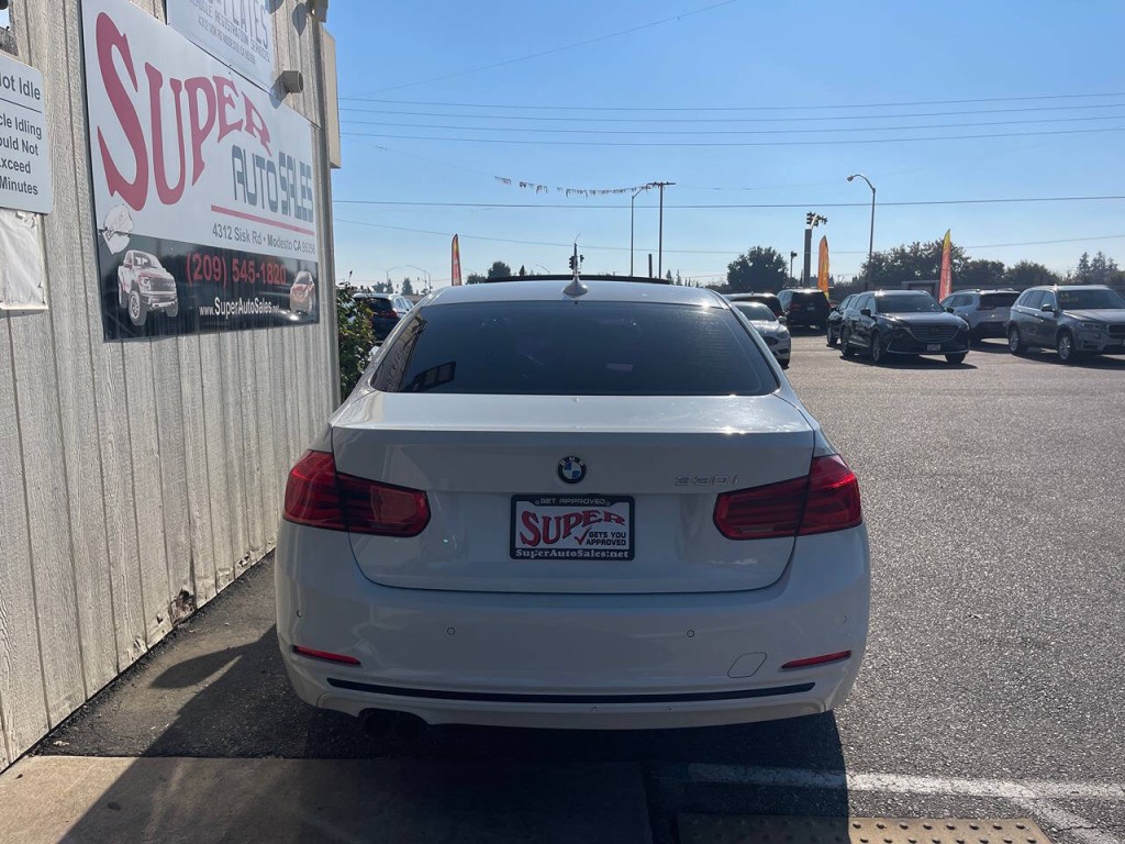 2017 BMW 3 Series Image 4