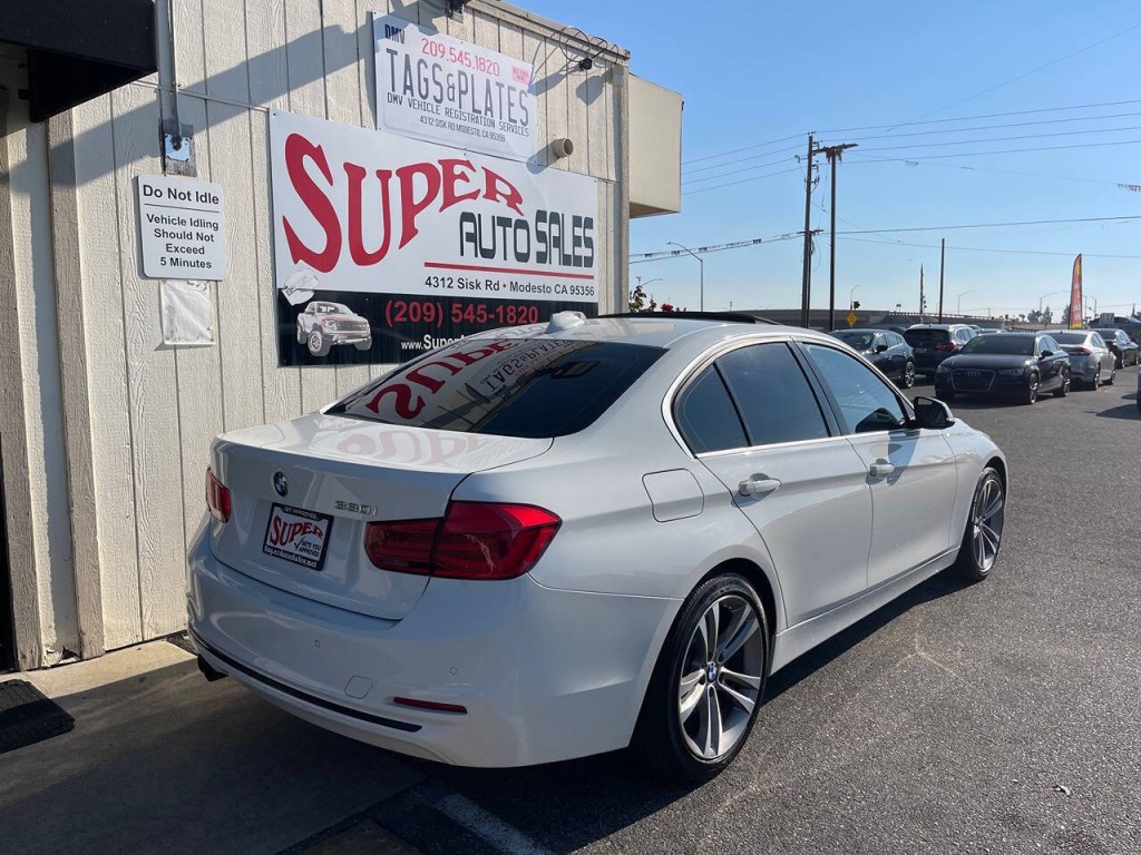 2017 BMW 3 Series Image 9